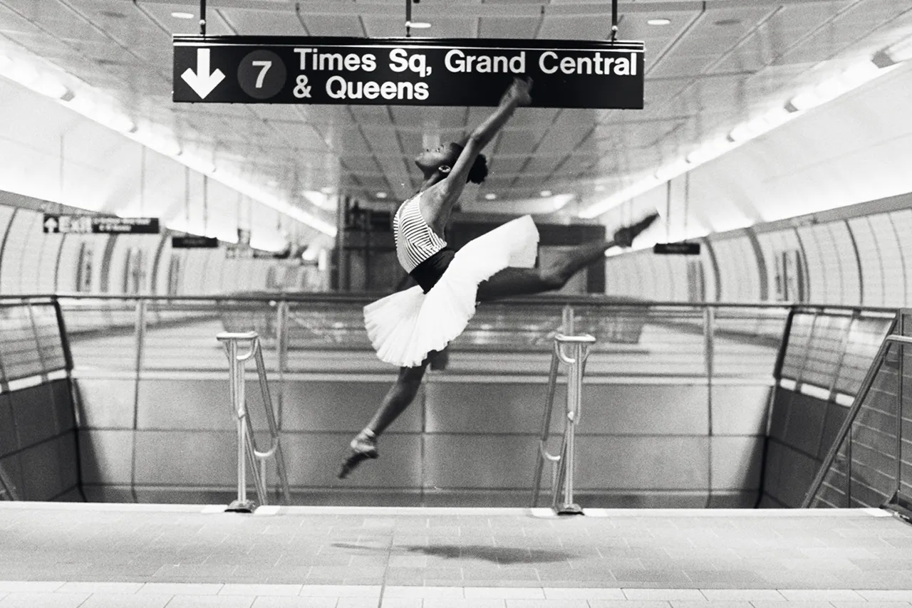Black and white photo of a ballerina